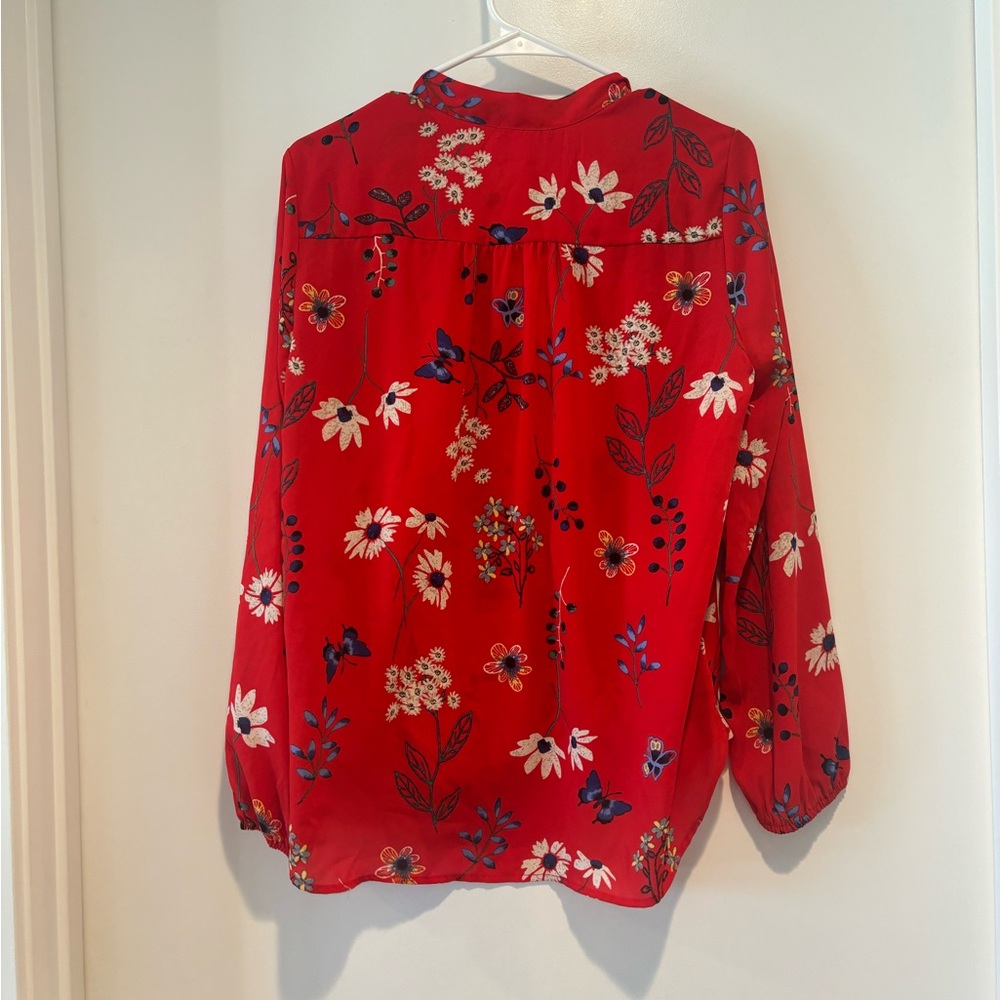 NWT red floral blouse - Picture 3 of 5
